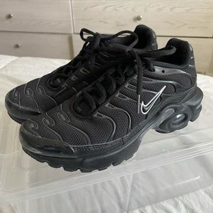 Nike air max plus big kids shoes